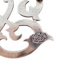 Afbeelding in Gallery-weergave laden, Broche en argent 925 monogrammée &quot;F&quot;, signée ASD, Mexique, années 1950-1970
