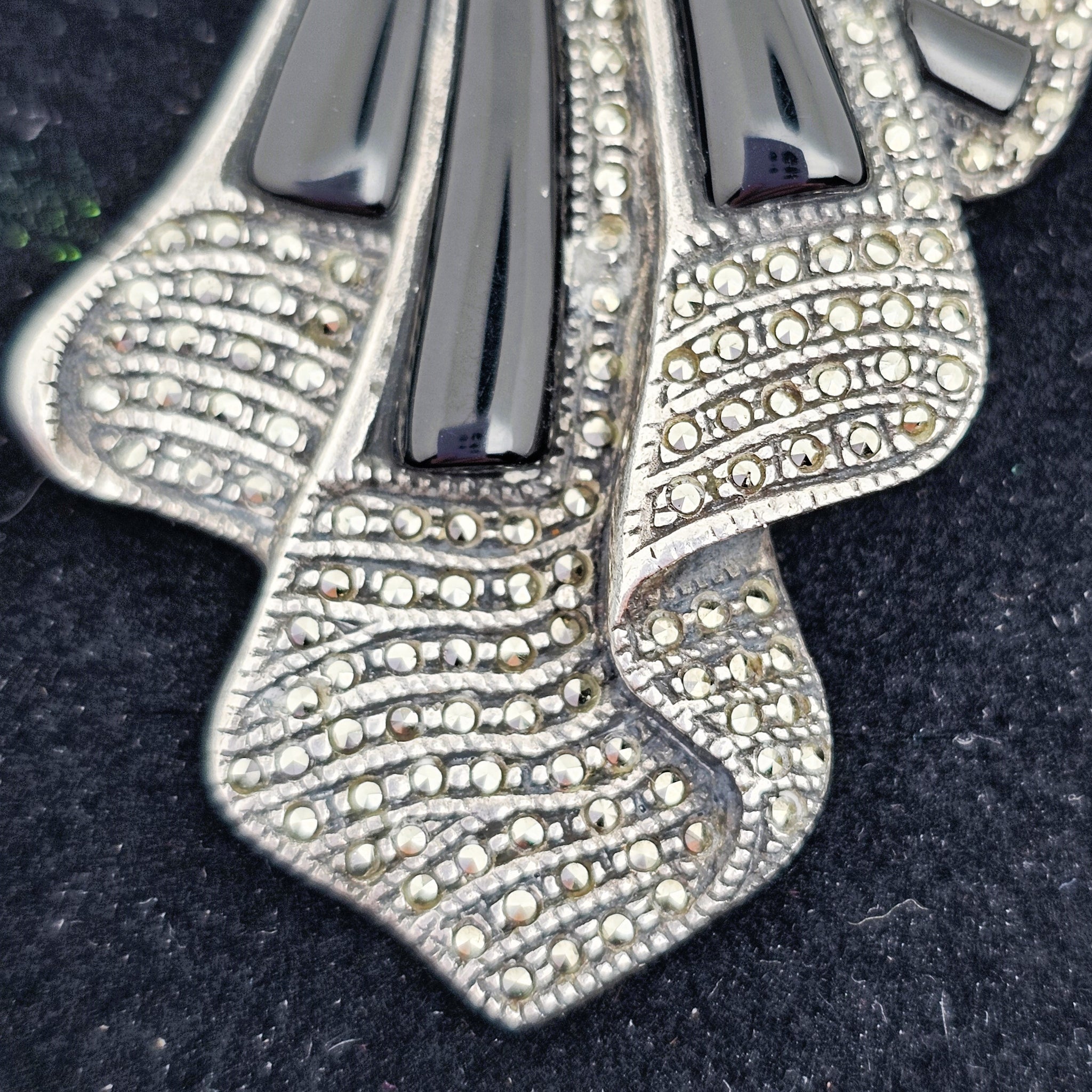 Broche Moderniste Artisanale En Onyx Noir Et Argent Sterling 925 - Signée P West - USA