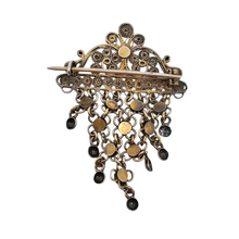 Afbeelding in Gallery-weergave laden, Broche traditionnelle norvégienne Sølje en argent doré, fin XIXe - début XXe siècle Le Charme des Violettes - Brocante en ligne
