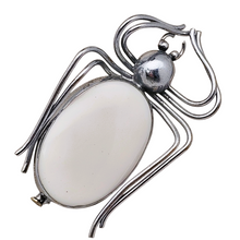 Charger l&#39;image dans la galerie, Broche araignée Art déco en métal nickelé et galalithe ou bakélite, années 1930-1940 Le Charme des Violettes - Brocante en ligne
