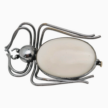Charger l&#39;image dans la galerie, Broche araignée Art déco en métal nickelé et galalithe ou bakélite, années 1930-1940 Le Charme des Violettes - Brocante en ligne
