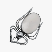 Charger l&#39;image dans la galerie, Broche araignée Art déco en métal nickelé et galalithe ou bakélite, années 1930-1940 Le Charme des Violettes - Brocante en ligne
