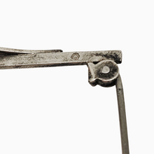 Charger l'image dans la galerie, Broche barrette Art déco en argent, hématite et marcassites, années 1925–1935
