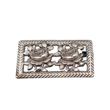 Charger l'image dans la galerie, Broche Art déco en argent massif aux roses ajourées, France, années 1920 Le Charme des Violettes - Brocante en ligne
