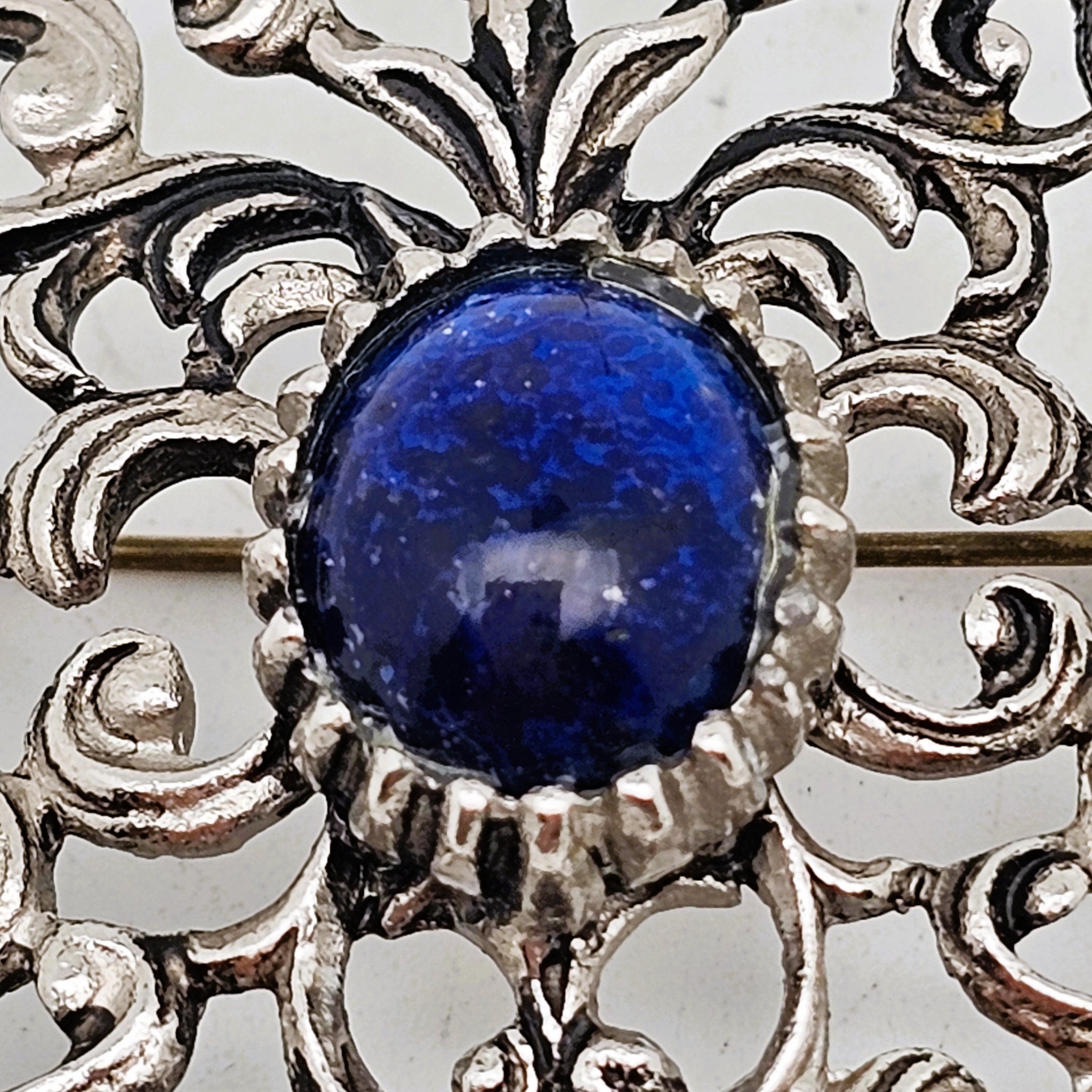 Broche Vintage En Métal Argenté - Bijou Ancien, Occasion, Couleur Argenté