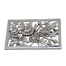 Load image into Gallery viewer, Broche Art déco aux chardons en argent 800, Flam, France, vers 1925–1935 Le Charme des Violettes - Brocante en ligne

