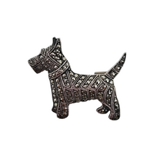 Charger l&#39;image dans la galerie, Broche en forme de chien (scottish terrier) en argent et marcassites, années 1920-1930
