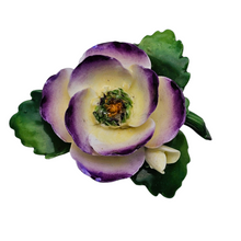 Charger l'image dans la galerie, Broche florale en porcelaine Staffordshire “Violetta” Cara China, Angleterre, années 1960-1970 Le Charme des Violettes - Brocante en ligne
