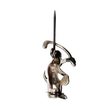 Load image into Gallery viewer, Broche en forme de singe jouant au hockey en argent et marcassites, années 1920-1930
