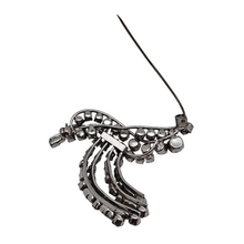 Charger l&#39;image dans la galerie, Broche vintage sertie de strass, années 1950
