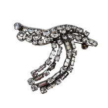 Charger l&#39;image dans la galerie, Broche vintage sertie de strass, années 1950
