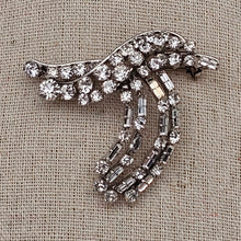 Charger l&#39;image dans la galerie, Broche vintage sertie de strass, années 1950
