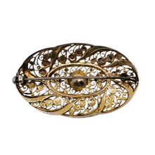 Charger l'image dans la galerie, Broche en vermeil (argent 835) filigrané, marcassites et perle – esprit Art déco, années 1920-1930 Le Charme des Violettes - Brocante en ligne
