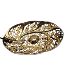 Charger l'image dans la galerie, Broche en vermeil (argent 835) filigrané, marcassites et perle – esprit Art déco, années 1920-1930 Le Charme des Violettes - Brocante en ligne
