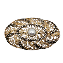 Charger l'image dans la galerie, Broche en vermeil (argent 835) filigrané, marcassites et perle – esprit Art déco, années 1920-1930 Le Charme des Violettes - Brocante en ligne
