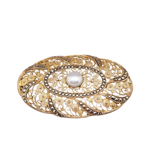 Charger l'image dans la galerie, Broche en vermeil (argent 835) filigrané, marcassites et perle – esprit Art déco, années 1920-1930 Le Charme des Violettes - Brocante en ligne
