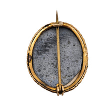 Charger l'image dans la galerie, Broche de style Essex Crystal – Bouquet de fleurs peint sous verre, vers 1880-1910 Le Charme des Violettes - Brocante en ligne
