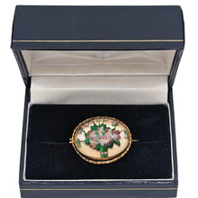 Charger l'image dans la galerie, Broche de style Essex Crystal – Bouquet de fleurs peint sous verre, vers 1880-1910 Le Charme des Violettes - Brocante en ligne
