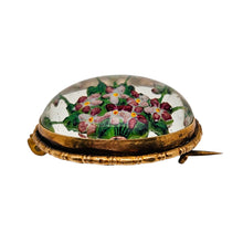 Charger l'image dans la galerie, Broche de style Essex Crystal – Bouquet de fleurs peint sous verre, vers 1880-1910 Le Charme des Violettes - Brocante en ligne
