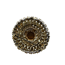 Charger l&#39;image dans la galerie, Broche vintage en métal doré sertie de strass verts, années 1950
