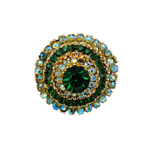 Charger l&#39;image dans la galerie, Broche vintage en métal doré sertie de strass verts, années 1950

