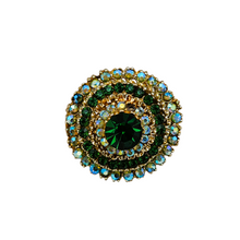 Charger l&#39;image dans la galerie, Broche vintage en métal doré sertie de strass verts, années 1950
