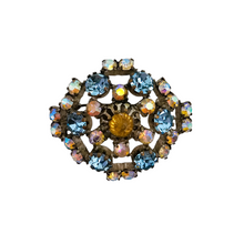 Charger l&#39;image dans la galerie, Broche vintage ancienne sertie de strass de couleurs pastels

