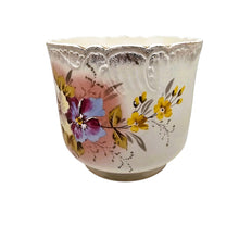 Afbeelding in Gallery-weergave laden, Cache-pot fleuri Société Céramique Maastricht, 1920-1935 Le Charme des Violettes - Brocante en ligne

