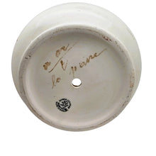 Afbeelding in Gallery-weergave laden, Cache-pot fleuri Société Céramique Maastricht, 1920-1935 Le Charme des Violettes - Brocante en ligne

