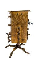 Afbeelding in Gallery-weergave laden, Calendrier perpétuel Art nouveau, maisonnette aux mésanges, en bronze de Vienne, vers 1900
