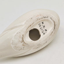 Load image into Gallery viewer, Couple de petits canards en porcelaine M.N.M Design, années 1950-1960 Le Charme des Violettes - Brocante en ligne
