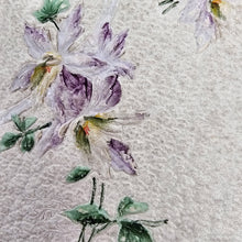 Afbeelding in Gallery-weergave laden, Carnet Belle Époque à décor de fleurs violettes, cuir gaufré, avec crayon, daté 1900 Le Charme des Violettes - Brocante en ligne
