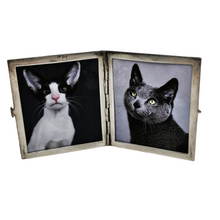 Load image into Gallery viewer, Carnet de bal ou porte-photos en argent 835 guilloché, années 1930-1940 Le Charme des Violettes - Brocante en ligne
