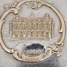 Charger l'image dans la galerie, Carnet de bal Art nouveau en métal argenté à l'effigie de l'Opéra de Paris, vers 1900 Le Charme des Violettes - Brocante en ligne
