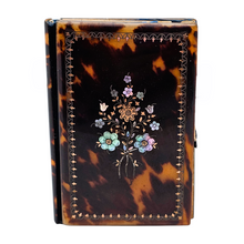 Load image into Gallery viewer, Carnet de bal Napoléon III en écaille, nacre et laiton, entre 1850 et 1880 Le Charme des Violettes - Brocante en ligne

