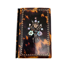 Load image into Gallery viewer, Carnet de bal Napoléon III en écaille, nacre et laiton, entre 1850 et 1880 Le Charme des Violettes - Brocante en ligne
