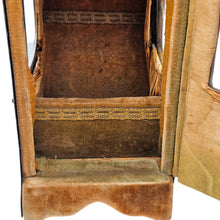 Charger l'image dans la galerie, Porte-montre chaise à porteurs miniature aux angelots, années 1880-1900 Le Charme des Violettes - Brocante en ligne
