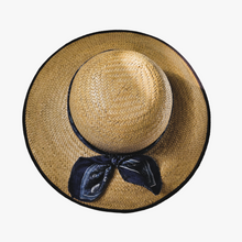 Afbeelding in Gallery-weergave laden, Chapeau de paille vintage et foulard en soie
