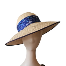 Afbeelding in Gallery-weergave laden, Chapeau de paille vintage et foulard en soie
