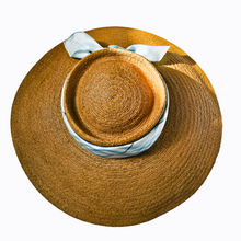 Load image into Gallery viewer, Chapeau-Capeline New Look en paille et foulard vintage, années 1950
