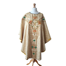 Load image into Gallery viewer, Chasuble liturgique ancienne brodée de fils d’or, Trinité - symbole Alpha-Omega, Fa. M.J. Coopmans, Hoeven (Pays-Bas), vers 1935-1950 Le Charme des Violettes - Brocante en ligne
