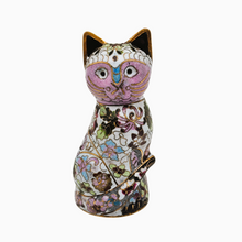 Load image into Gallery viewer, Chat en émail cloisonné au décor floral pastel – Chine, vers 1960–1980 Le Charme des Violettes - Brocante en ligne
