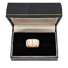 Charger l'image dans la galerie, Chevalière en argent 800 et or rose monogrammée “LC”, vers 1940–1950 Le Charme des Violettes - Brocante en ligne
