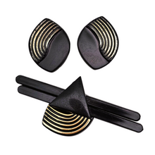 Charger l&#39;image dans la galerie, Boucles d&#39;oreilles clips et broche vintage assortie de style Art déco noir et or, années 1980
