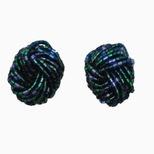 Charger l&#39;image dans la galerie, Boucles d&#39;oreilles clips vintage en perles torsadées irisées bleues et vertes, années 1960 Le Charme des Violettes - Brocante en ligne
