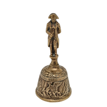 Charger l&#39;image dans la galerie, Souvenir de Waterloo. Ancienne clochette de table en bronze à l&#39;effigie de Napoléon
