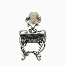 Charger l'image dans la galerie, Coiffeuse miniature en argent 800, Fabrication italienne, XXe siècle Le Charme des Violettes - Brocante en ligne
