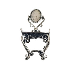 Charger l'image dans la galerie, Coiffeuse miniature en argent 800, Fabrication italienne, XXe siècle Le Charme des Violettes - Brocante en ligne
