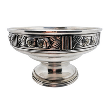 Load image into Gallery viewer, Coupe à fruits Art déco en métal argenté sur piédouche, vers 1925–1935 Le Charme des Violettes - Brocante en ligne
