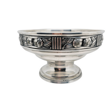 Load image into Gallery viewer, Coupe à fruits Art déco en métal argenté sur piédouche, vers 1925–1935 Le Charme des Violettes - Brocante en ligne
